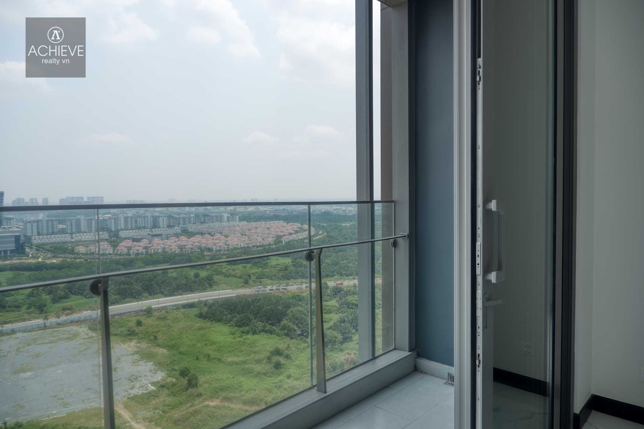 Bán 2 Phòng Ngủ Linden Residences  tầng cao 93m2 | Empire City | View 88 tầng| T1A-2X-02
