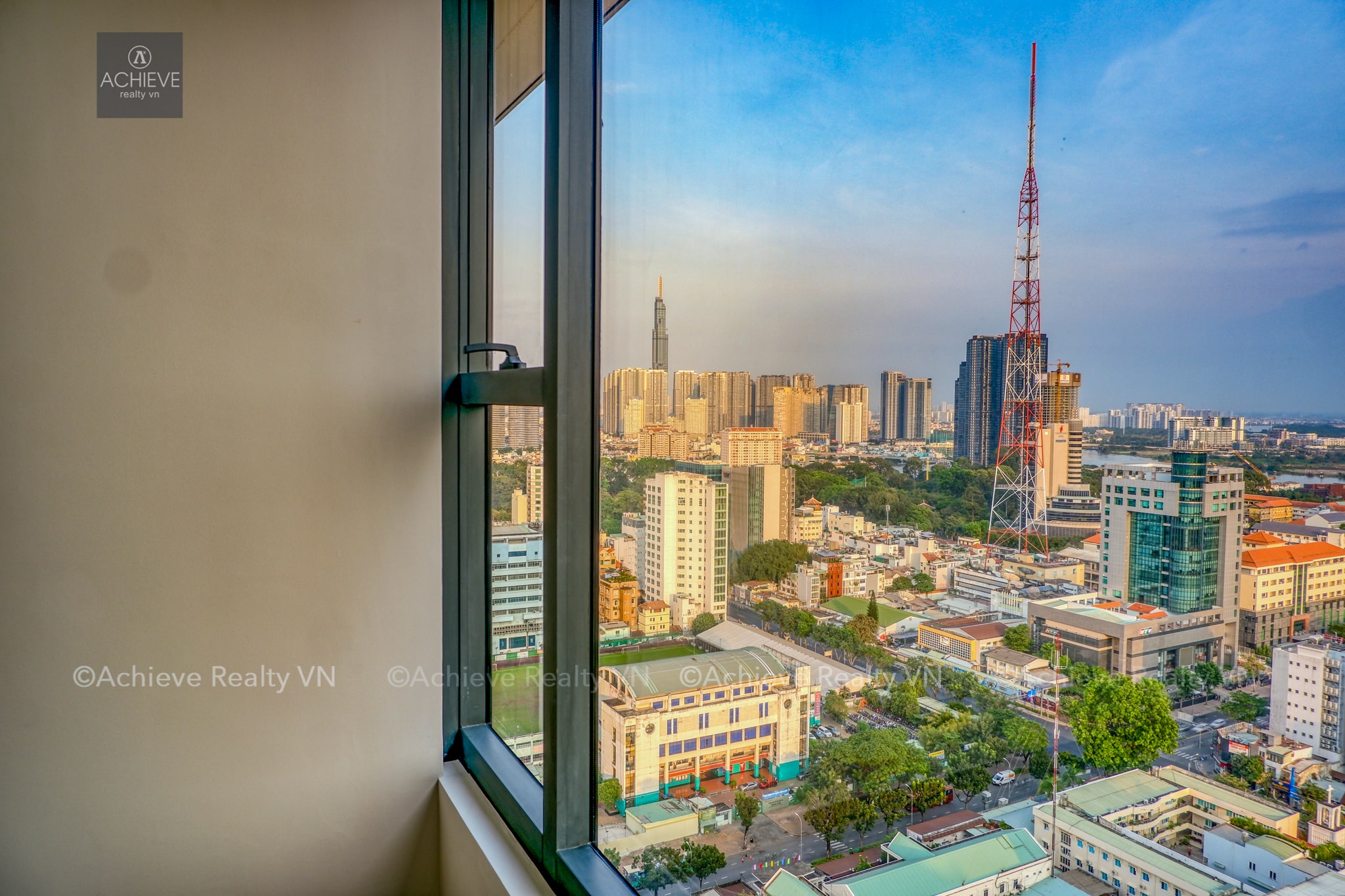 Cho thuê hoặc bán căn hộ 3 phòng ngủ The Marq Quận 1 Hong Kong Land 