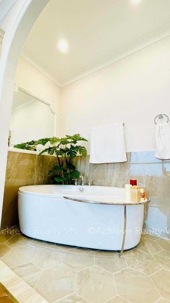 Bán Penthouse Masteri An Phú đầy đủ nội thất hiện đại 210m2 