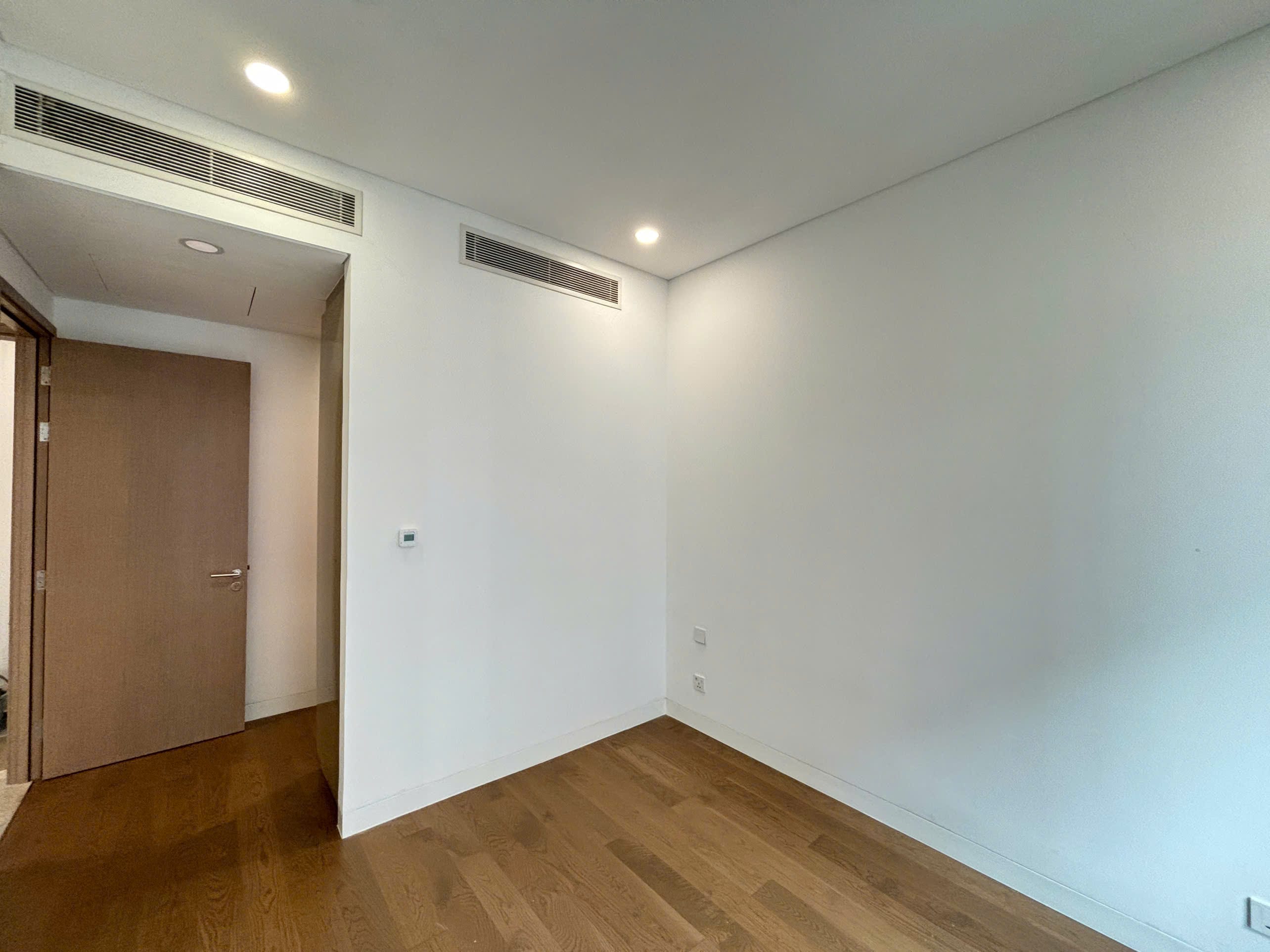 Cho thuê căn hộ 2 Phòng Ngủ | 83 m² | Nội thất cơ bản | The River Thủ Thiêm 