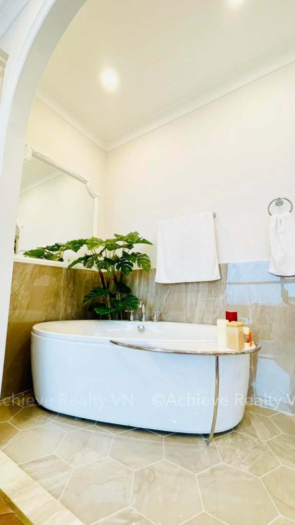 Bán Penthouse Masteri An Phú đầy đủ nội thất hiện đại 210m2 